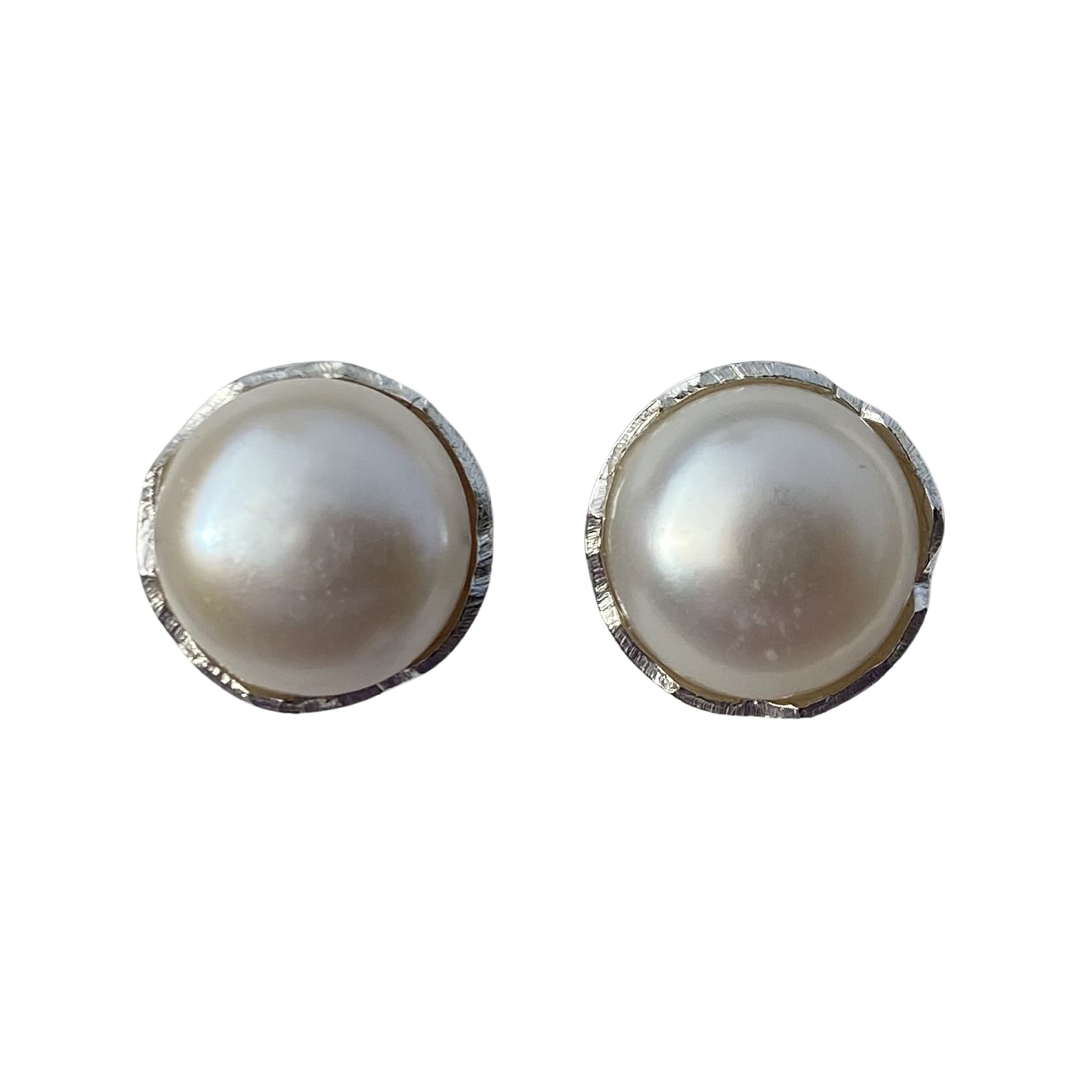 Zoe Pearl Stud