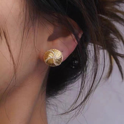 Solaris Studs