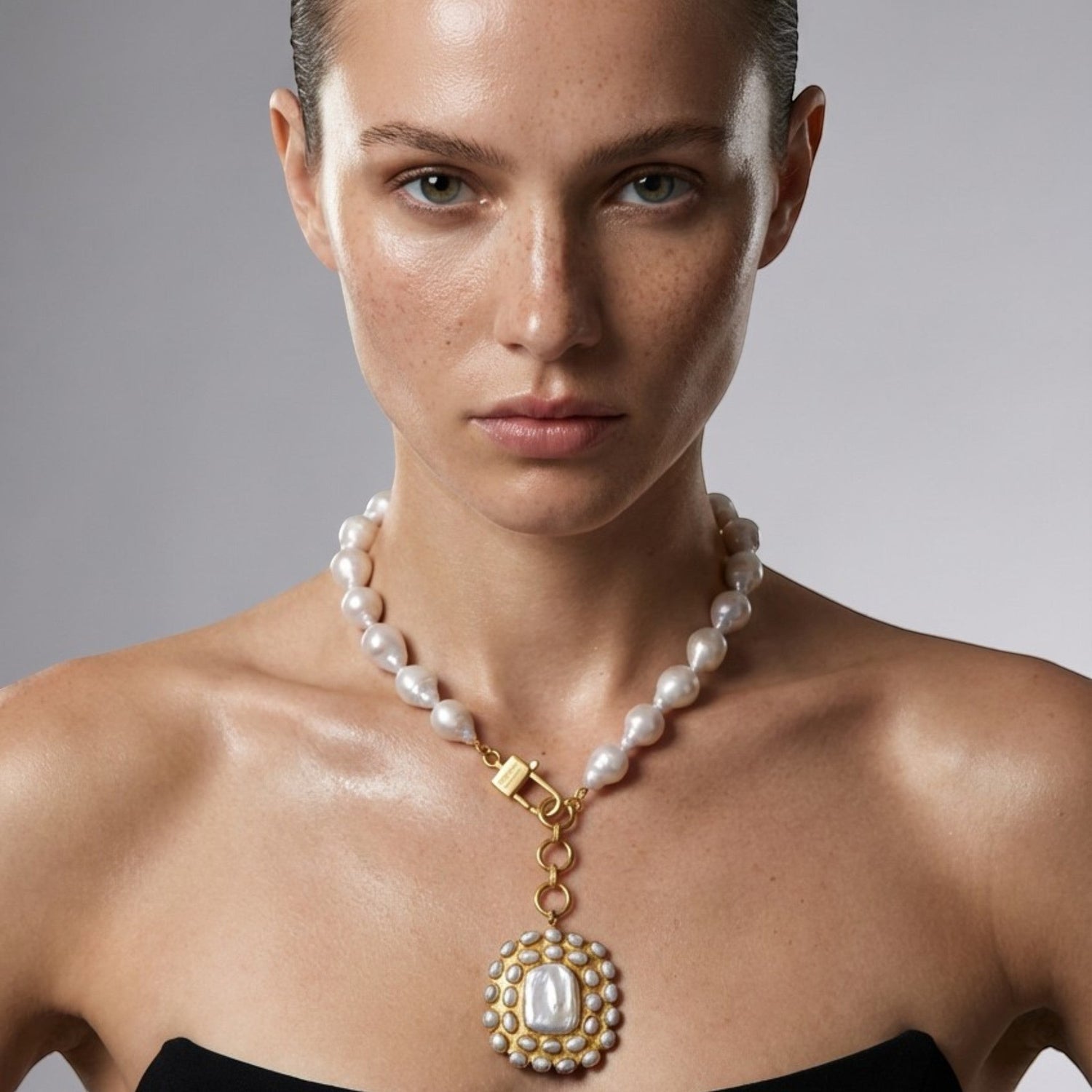 Tania Claire Australia Palais Lumière baroque freshwater pearl necklace with gold-plated pendant. Elegant statement jewellery.