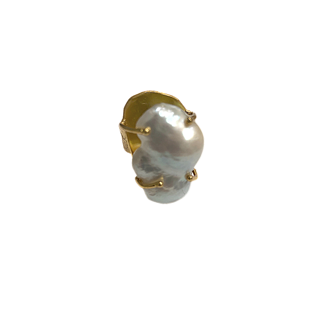 Akina Baroque Pearl Ring